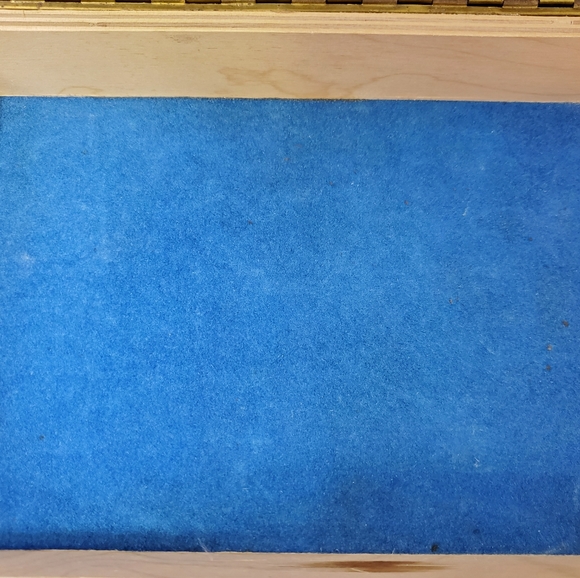 Russian Embossed Trinket Box - Picture 8 of 9